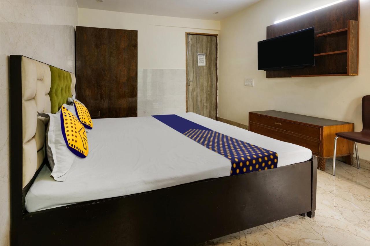 Oyo Flagship 81486 Hotel Mahalaxmi Guesthouse New Delhi Exterior photo