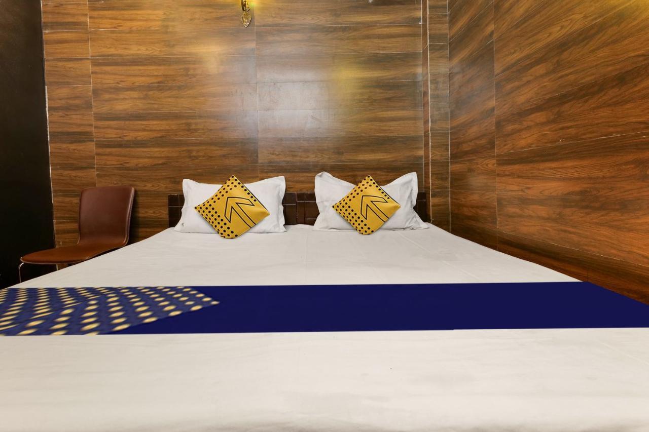 Oyo Flagship 81486 Hotel Mahalaxmi Guesthouse New Delhi Exterior photo